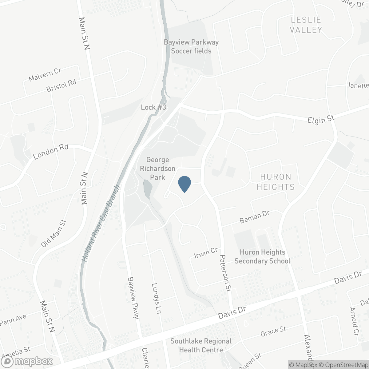 648 MOSSBANK COURT, Newmarket, Ontario L3Y 3B1